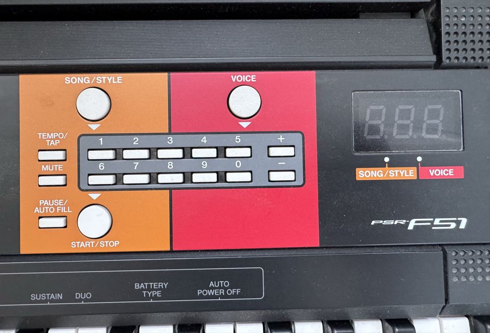 Синтезатор Yamaha PSR-F51 + пюпітр і адаптер живлення
