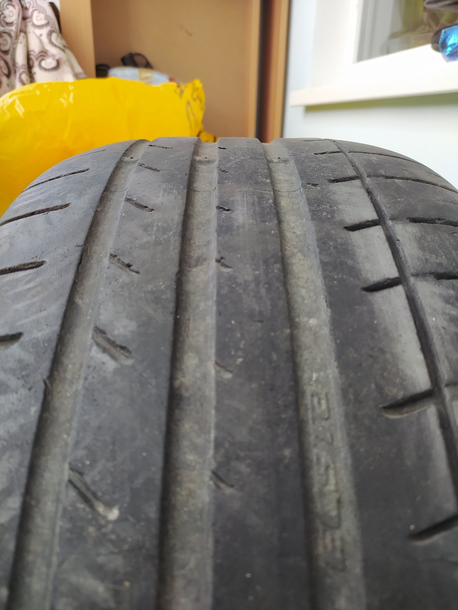 Резина разом з титанам Kumho Ecsta 235/45R18 5.115 70.1.Ціна 500+3000