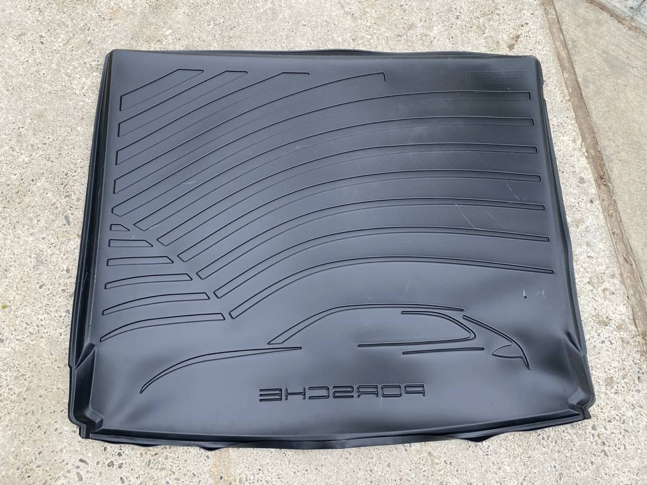 Porsche cayenne 958 полік килим в багажнік 95804400027