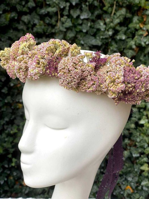 Вінок на голову з сухоцвітів бежево-рожевого кольору