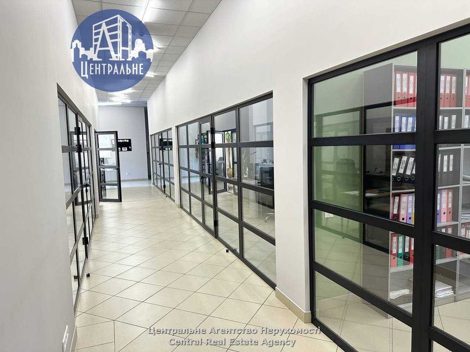 Оренда просторого кабінетного офісного приміщення в центрі, 8€/м.кв.