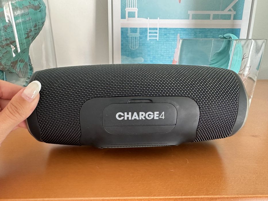 Coluna JBL charge 4