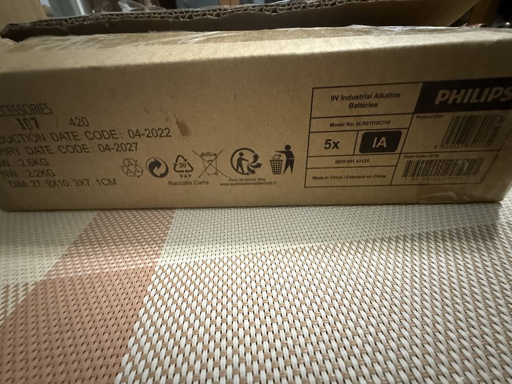 Батарейка крона Philips 6lr61 9v