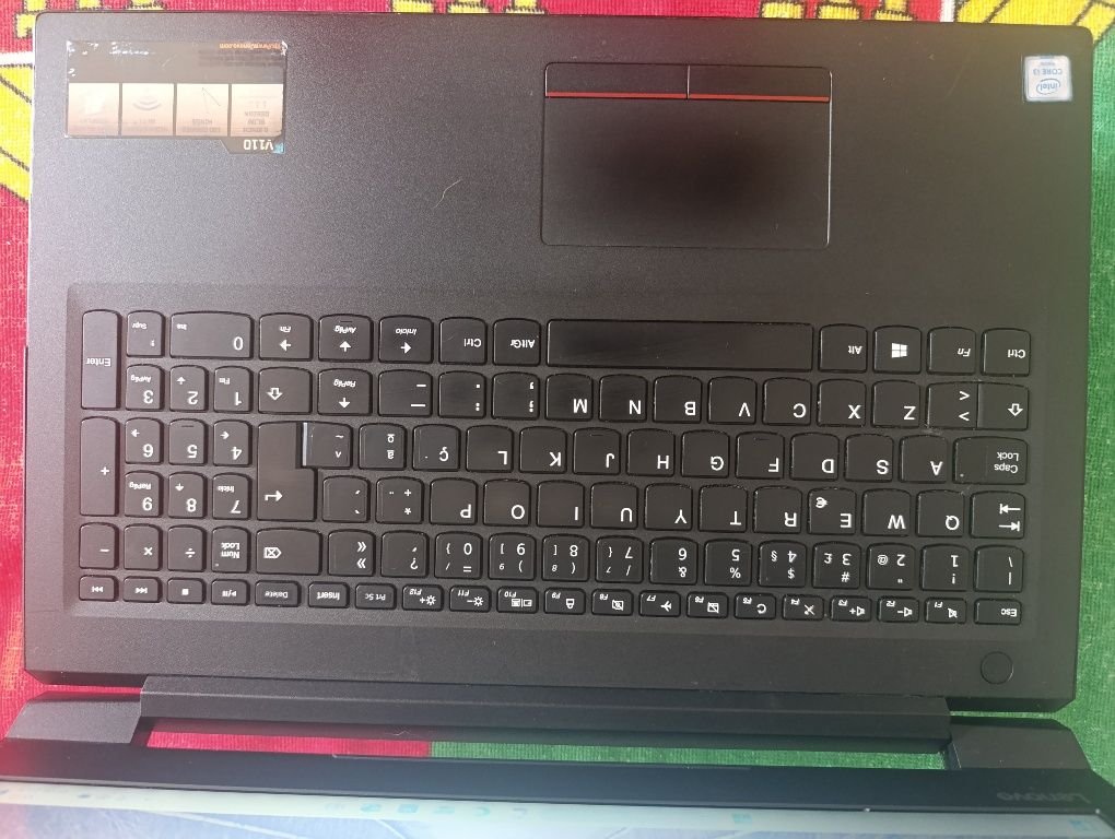 Lenovo V110 (i3-6005u - 8GB DDR4 - 250GB ROM)