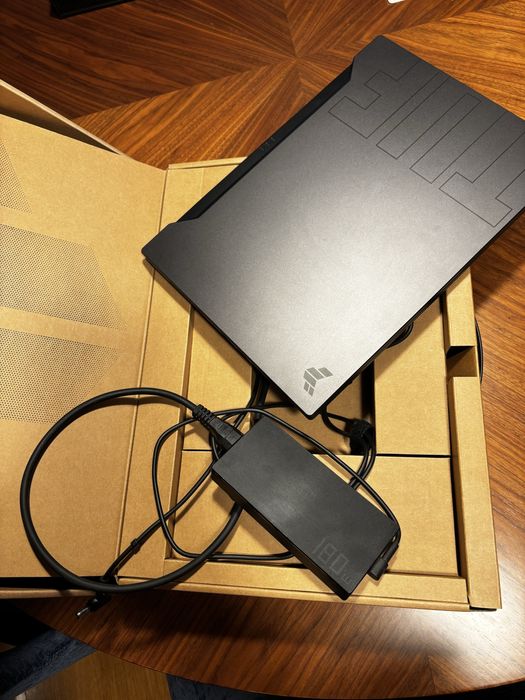 Portátil Asus Tuf Dash F15 FX516PE