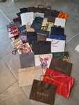 Ok.40 torebek prezentowych gucci ysl burberry hugo boss dolce&gabbana