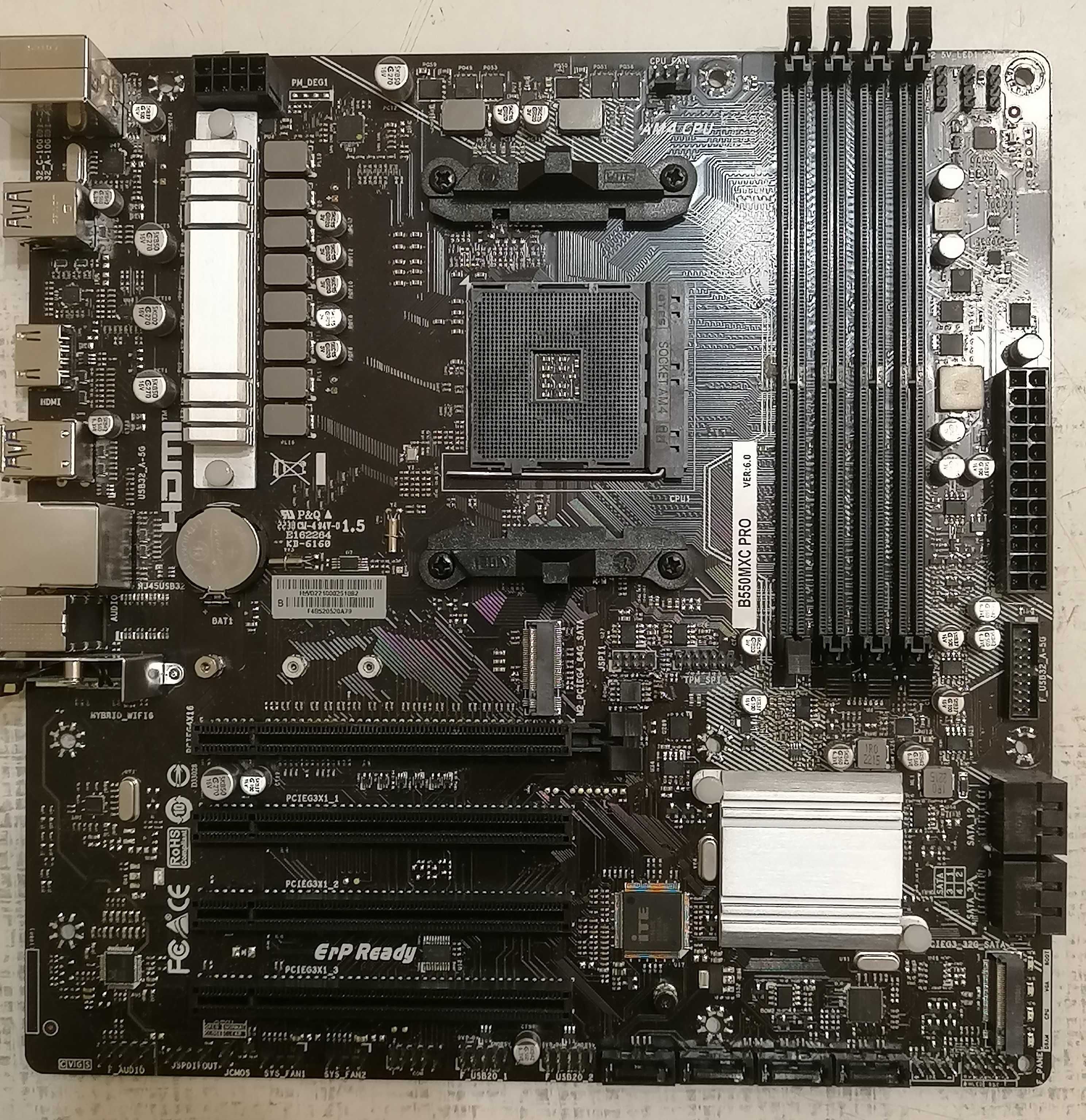 Продам материнскую плату на чипсете B550, Socket AM4, DDR4.