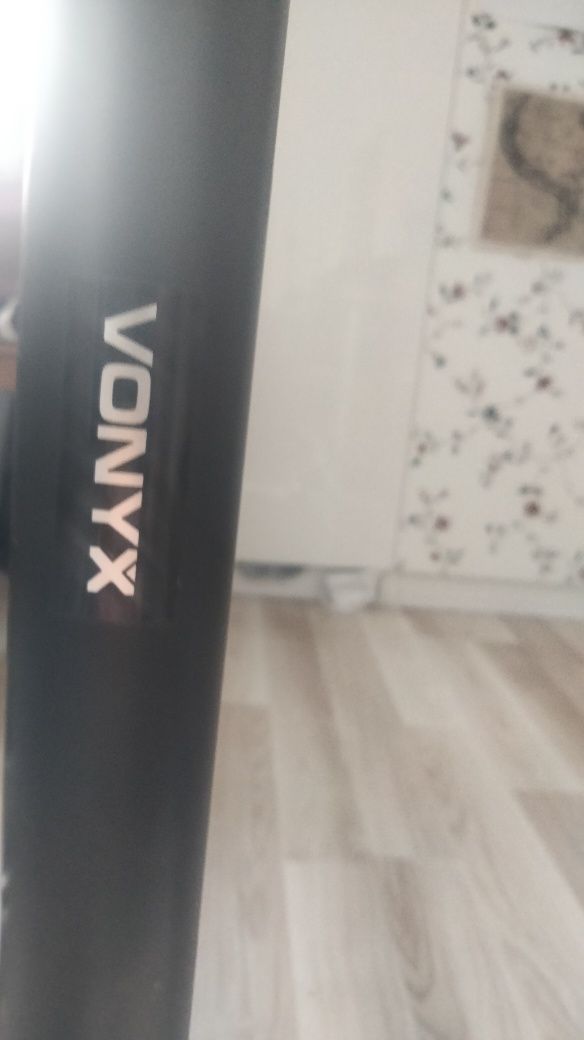 Stojaki pod monitory Vonyx