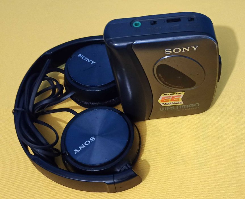 Кассетный плеер Sony Walkman WM-EX150 c наушниками