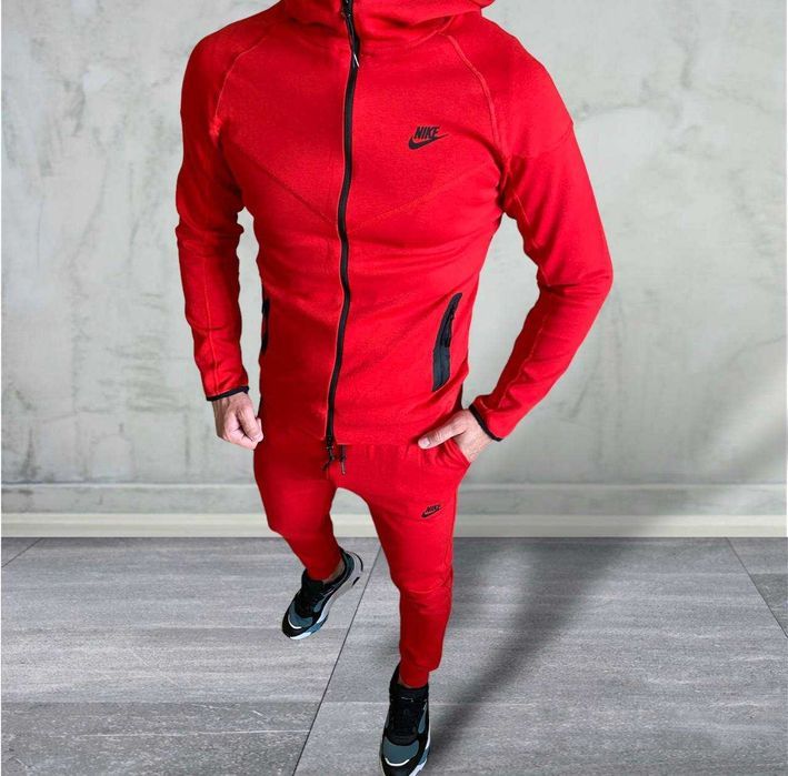 Чоловічий спортивний костюм Nike Tech