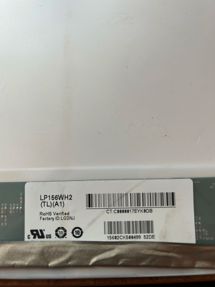 Продам матрицу с Lenovo g580 в сборе с петлями и шлейфом