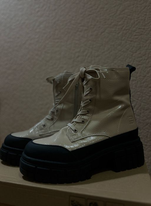 Жіночі чоботи bugatti