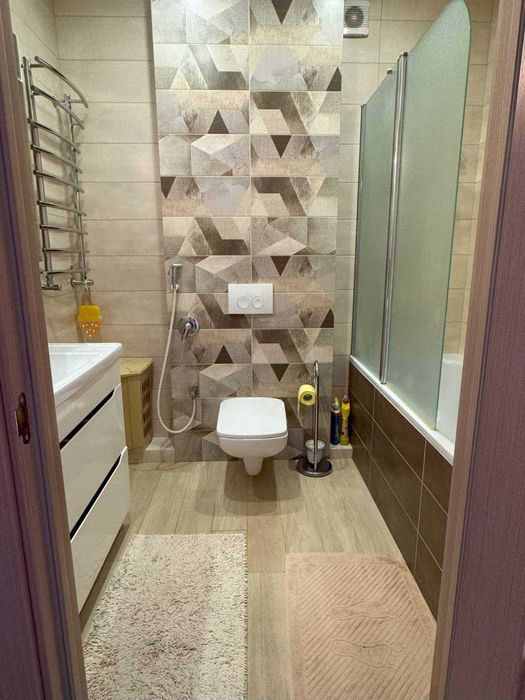 Оренда!  Угорська 12. Новобудова Дизайн Ремонт. з Підземним Паркінгом!