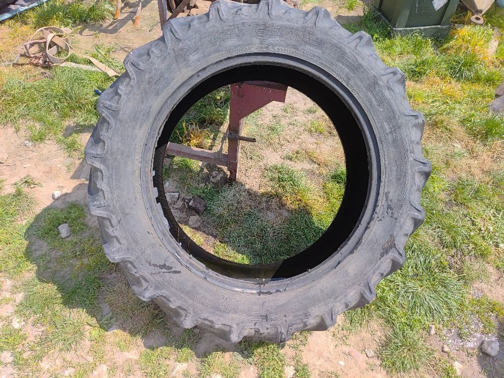 Opona do ursusa 3512  12.4 R 32