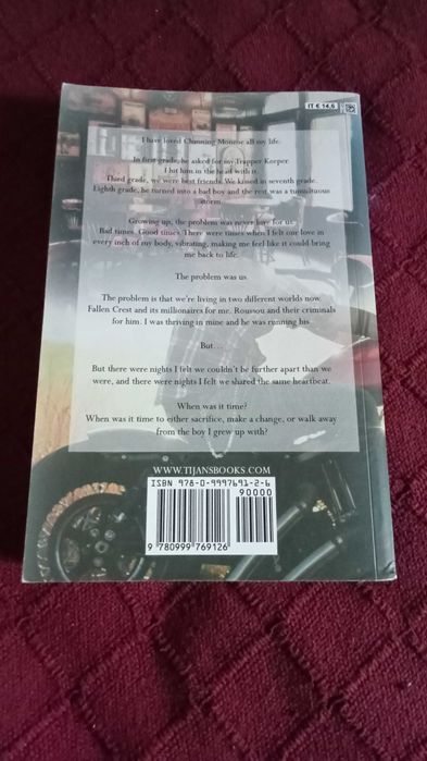 Livro 'The Boy I grew up with"