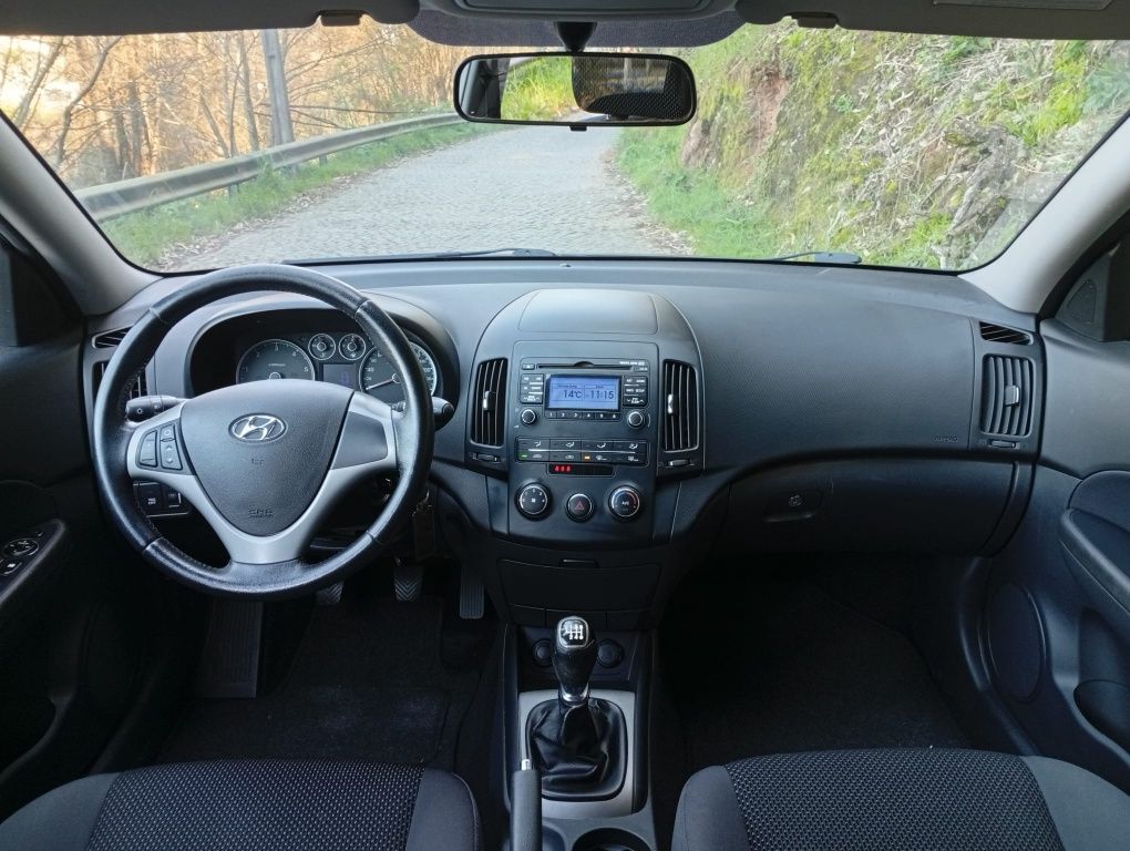 Hyundai i30 cw-1.6crdi blue comfort. Diesel