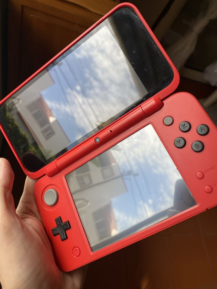 Nintendo 2dsxl pokeball