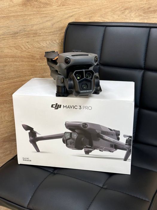 Квадрокоптер DJI Mavic 3 Pro  в ідеальному стані