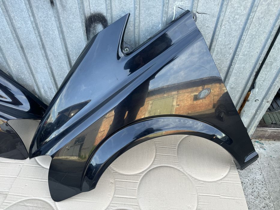 Крило переднє на Mercedes-Benz VITO W639.