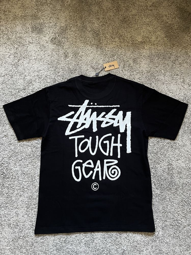Tshirt preta da Stussy