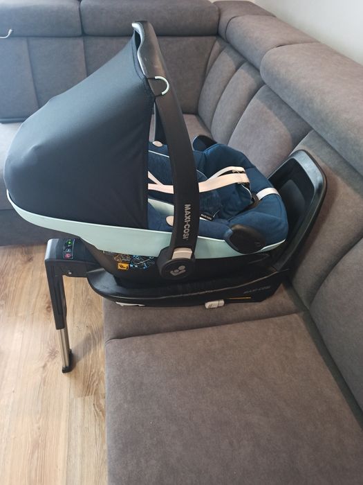 Fotelik/ nosidełko Maxi Cosi z bazą ISOFIX