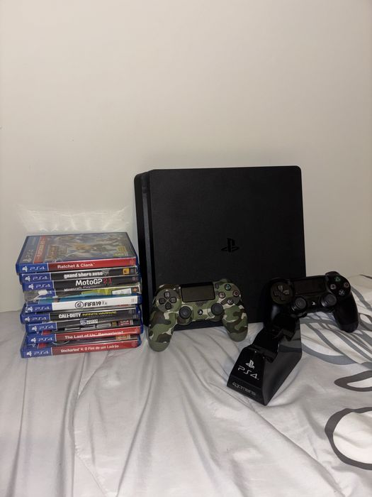 Ps4 normal com acessorios e jogos