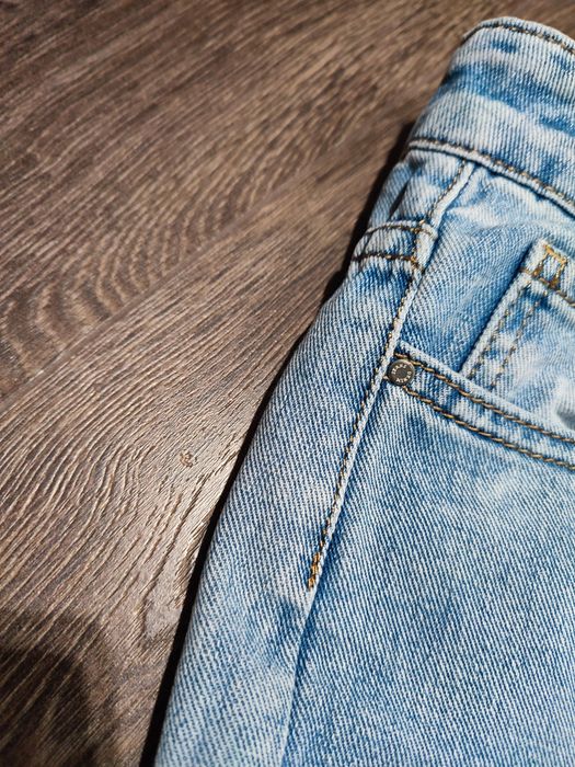 Одяг штани МОМ джинси