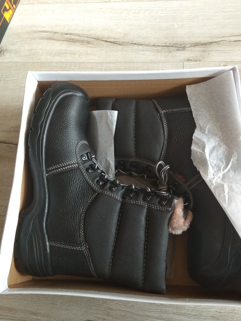 Buty zimowe sznurowane