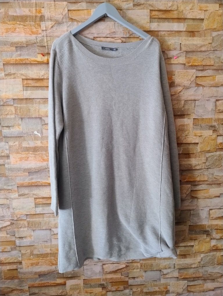 Jesienna prążkowana sukienka damska plus size