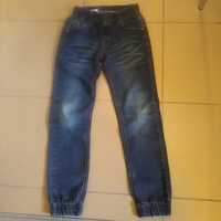 Spodnie jeansowe chłopięce na 128/134 cm