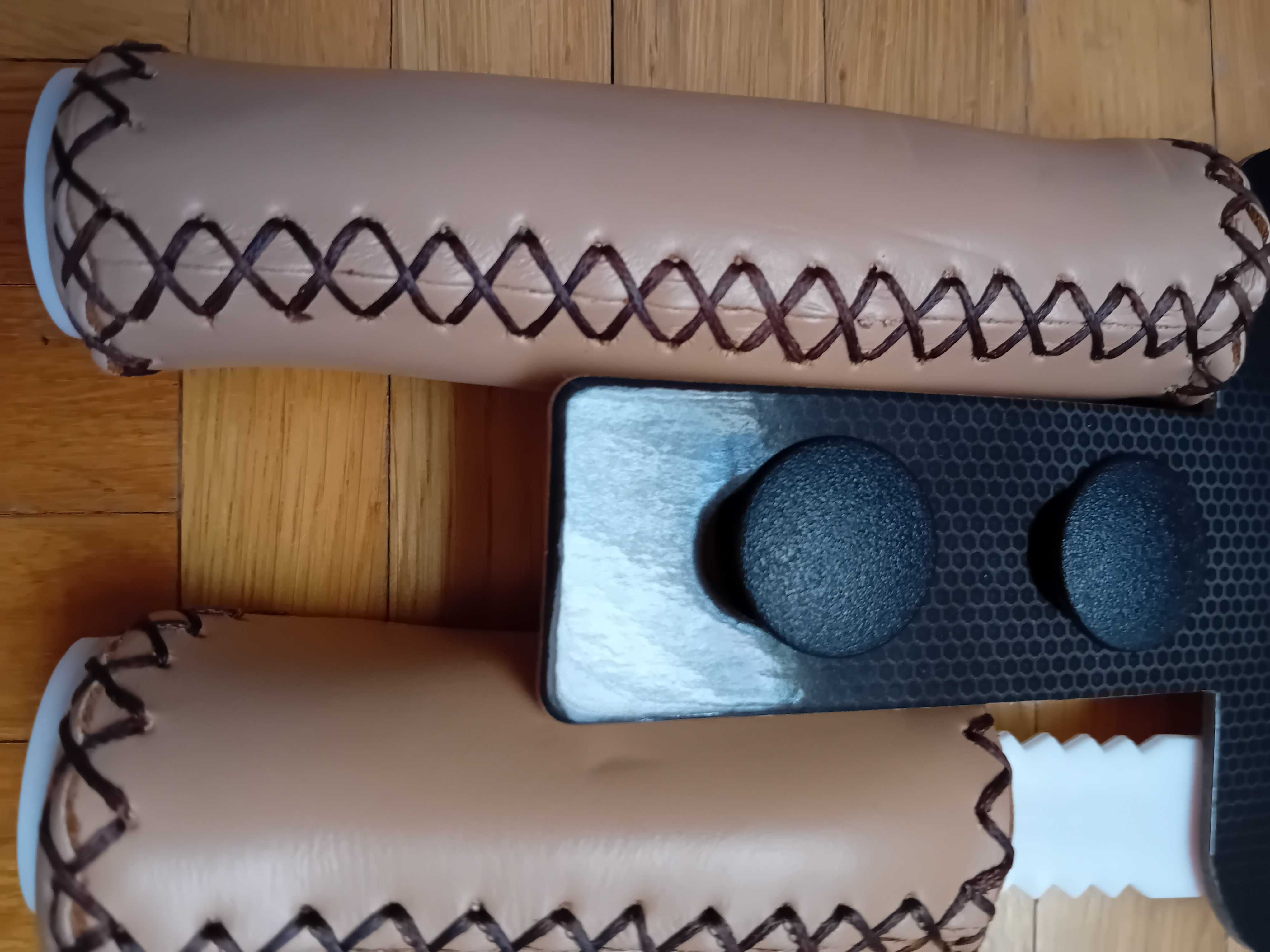 Ergonomiczne chwyty rowerowe ze skóry naturalnej / jasno brązowe /.