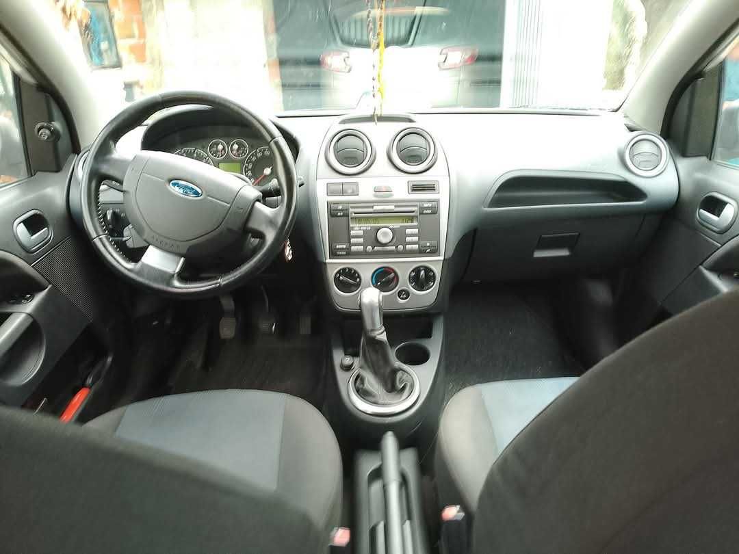 vendo Ford Fiesta