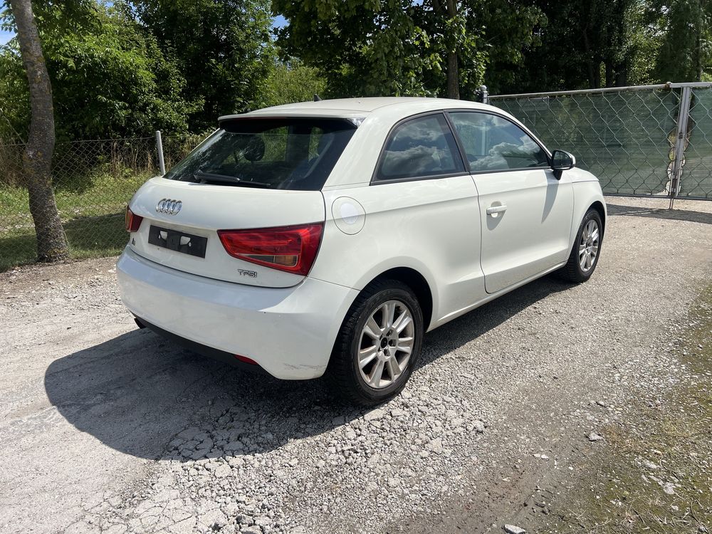 Audi A1 • 2012r • 1.2 • Uszkodzona skrzynia biegów (jezdny)