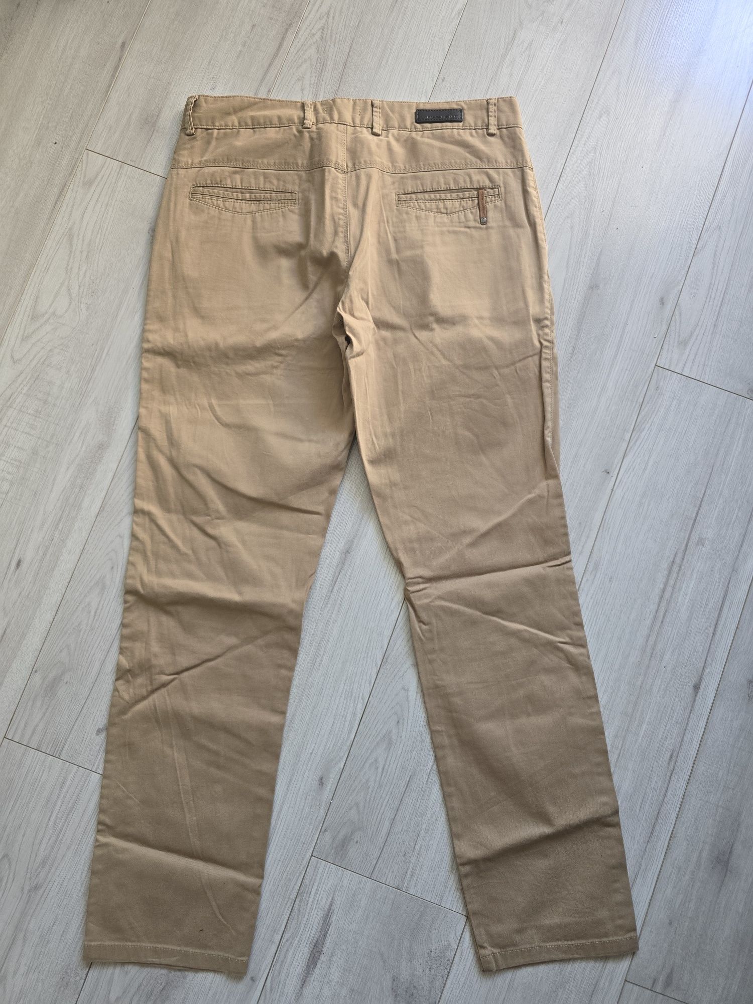 Spodnie meskie eleganckie casual chinosy  33/32 Pako Lorente