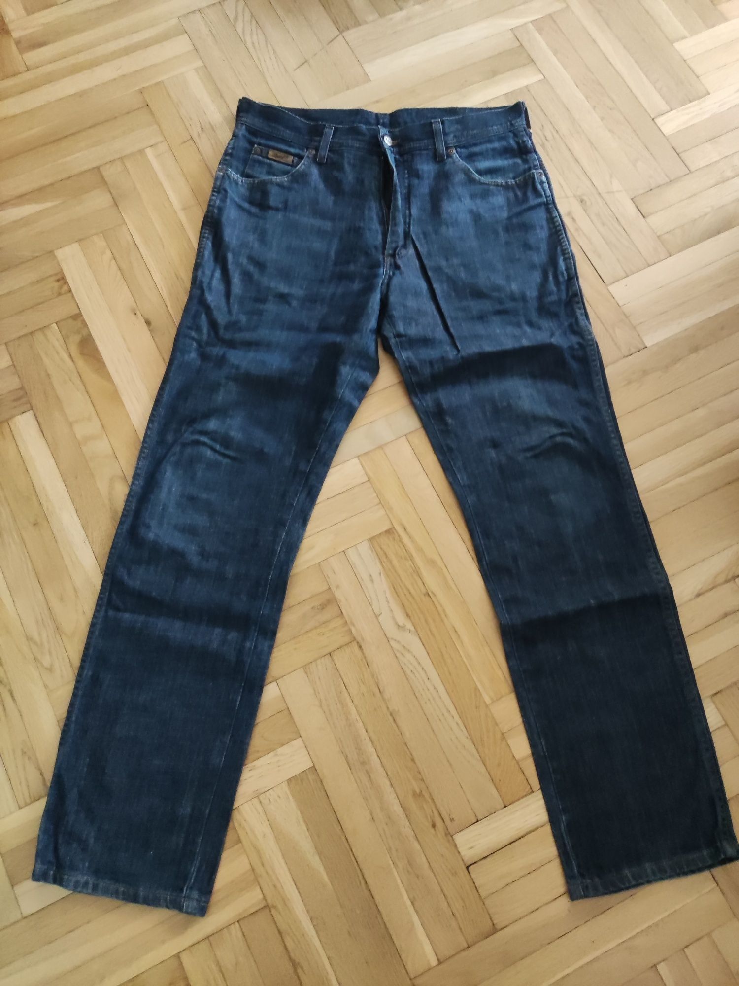 Sprzedam jeansy Wrangler
