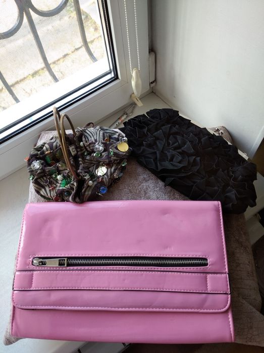 Продам клатчи и сумки,120грн,одна.