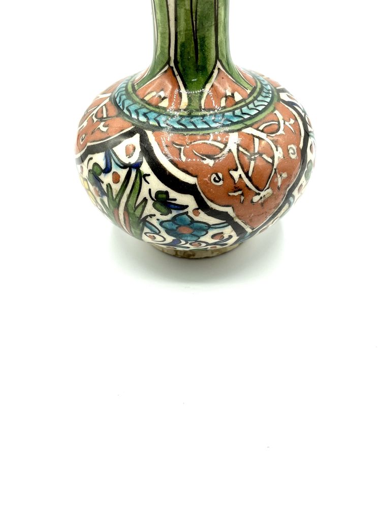 Vaso de cerâmica feito à mão turco antigo
