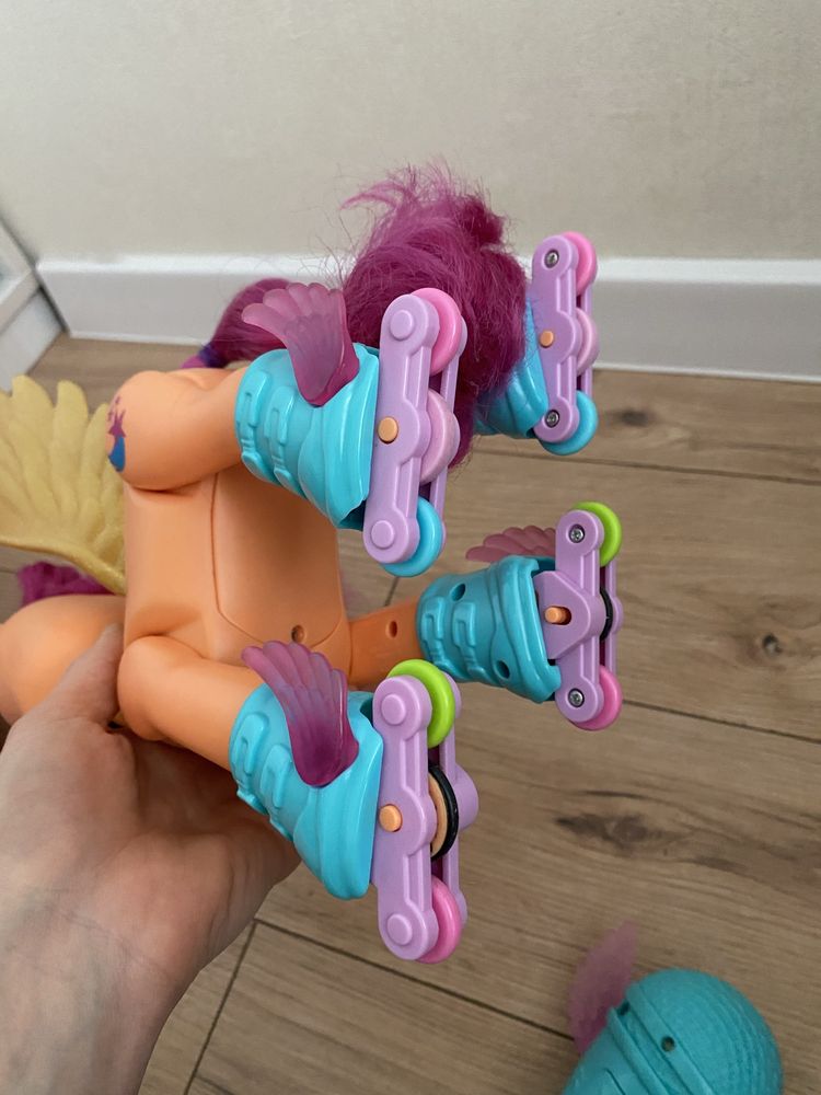 HASBRO My Little Pony Интерактивная пони на роликах