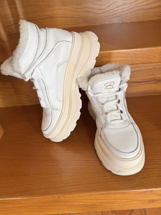 Зимове/жіноче/шкіряне взуття/37 розмір