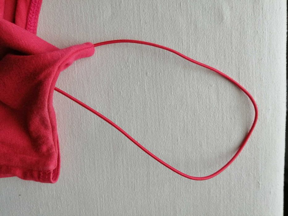 Top na cienkich ramiączkach Zara 38