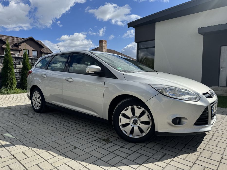 Машина ford focus 2014