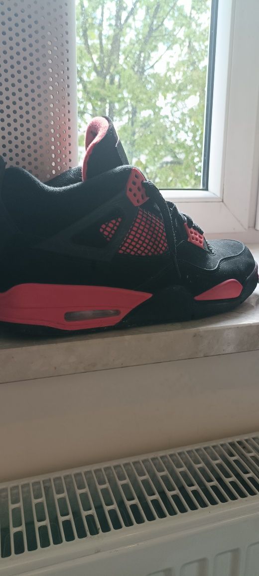 Jordan 4 Red thunder