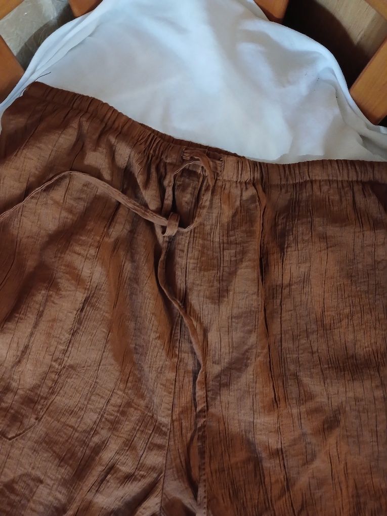 Коричневі жіночі штани Zara