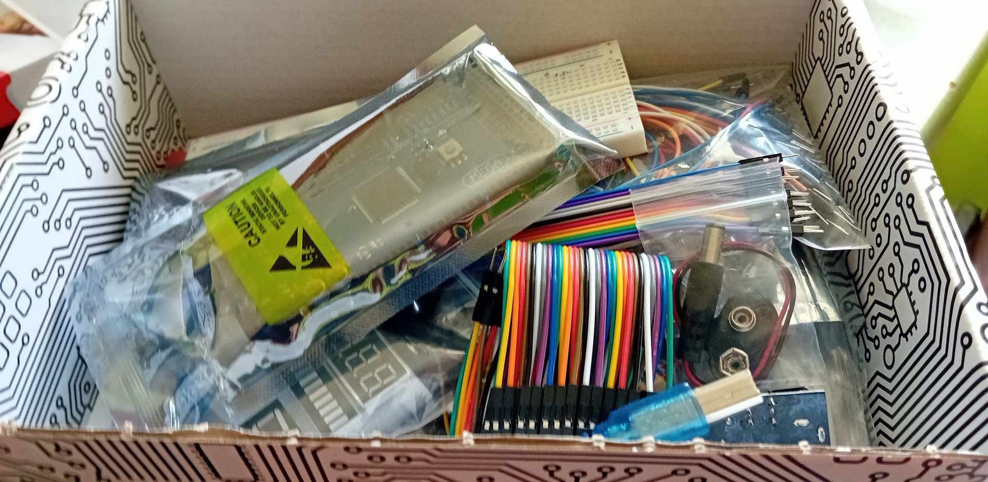 Zestaw Arduino Mega z dużą ilością modułów