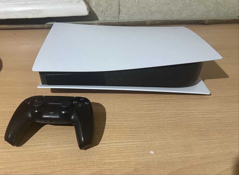 PlayStation 5 d.