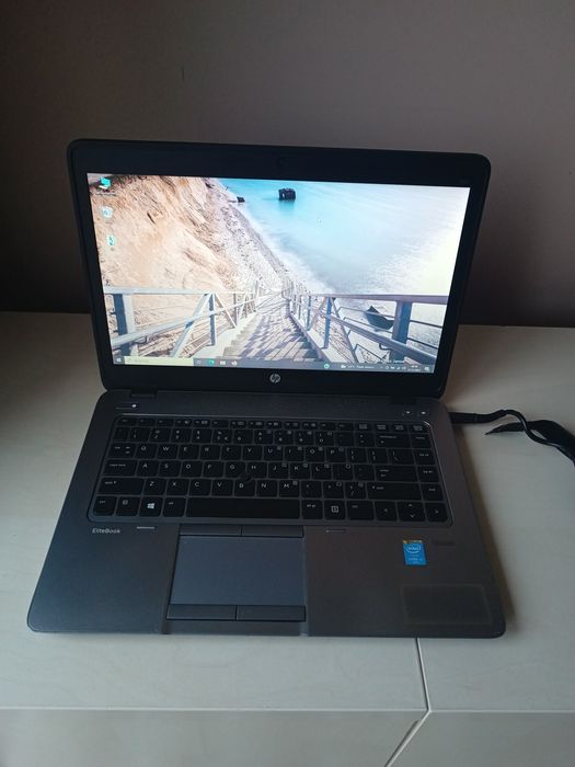 HP laptop 840 G2 16gb ram i5 SSD 256 Samsung elitebook