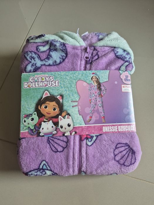 Onesie nowe Koci domek Gabi piżama kombinezon 122 128

Kolorowy i w