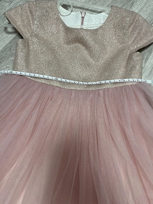 Святкове плаття для дівчинки