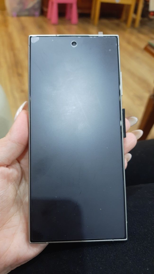 Telefon smartphone android jak samsung galaxy s24 ultra.
