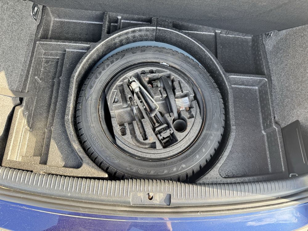 Продам Volkswagen Golf V MPI